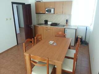 Апарт-отели Marack Apartments Солнечный Берег Апартаменты с 2 спальнями и видом на бассейн-14